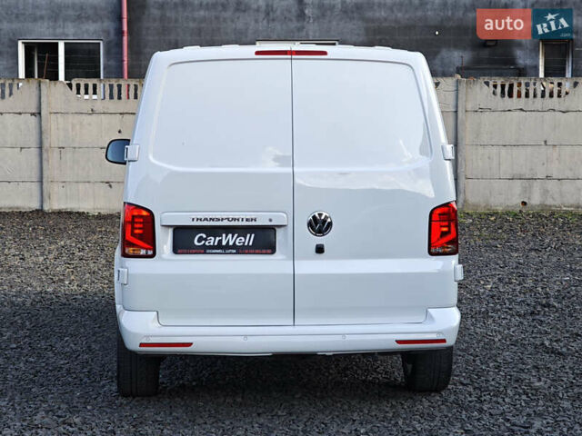 Білий Фольксваген Transporter, об'ємом двигуна 2 л та пробігом 215 тис. км за 28842 $, фото 6 на Automoto.ua