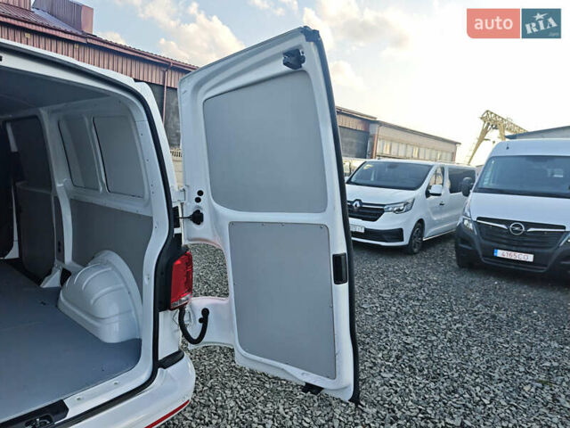 Білий Фольксваген Transporter, об'ємом двигуна 2 л та пробігом 215 тис. км за 28842 $, фото 54 на Automoto.ua