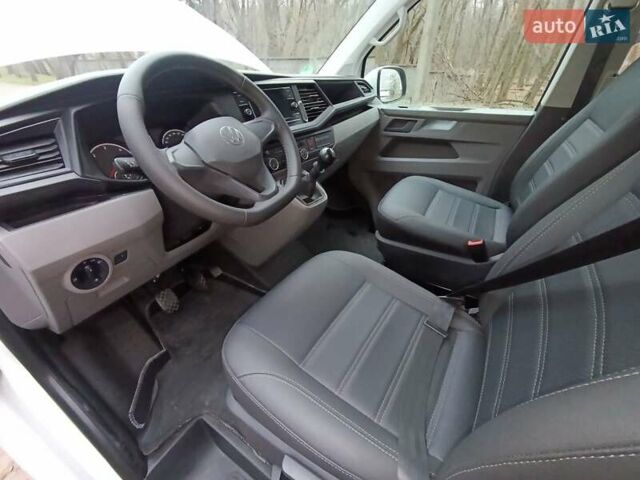 Білий Фольксваген Transporter, об'ємом двигуна 2 л та пробігом 57 тис. км за 28700 $, фото 2 на Automoto.ua