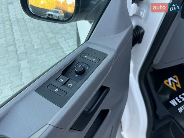 Белый Фольксваген Transporter, объемом двигателя 2 л и пробегом 300 тыс. км за 26500 $, фото 8 на Automoto.ua