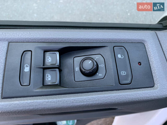 Білий Фольксваген Transporter, об'ємом двигуна 1.97 л та пробігом 159 тис. км за 26800 $, фото 15 на Automoto.ua