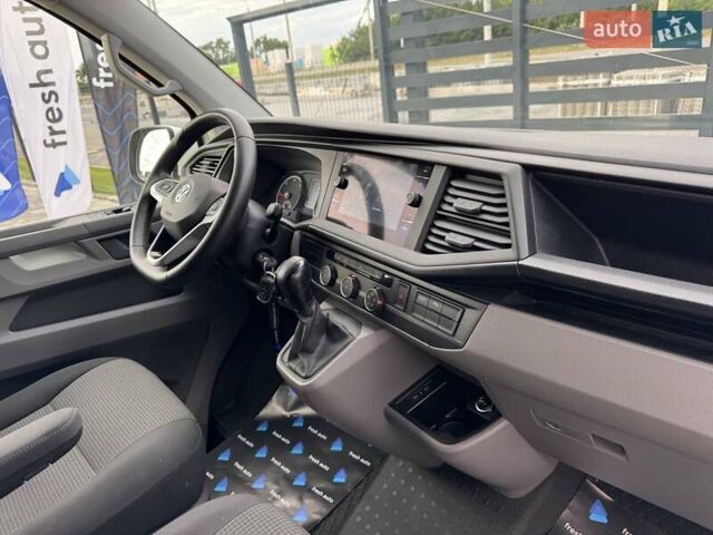 Белый Фольксваген Transporter, объемом двигателя 2 л и пробегом 153 тыс. км за 32900 $, фото 3 на Automoto.ua