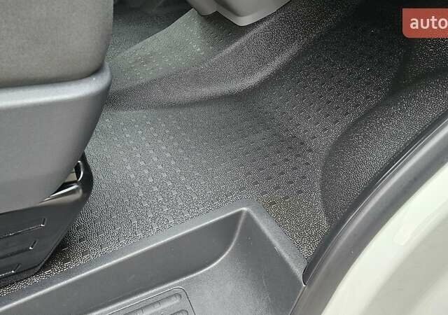 Белый Фольксваген Transporter, объемом двигателя 1.97 л и пробегом 276 тыс. км за 25550 $, фото 31 на Automoto.ua