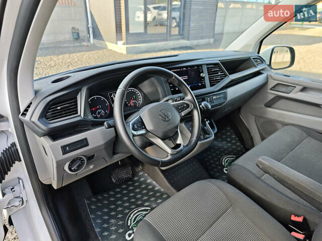 Білий Фольксваген Transporter, об'ємом двигуна 2 л та пробігом 215 тис. км за 28842 $, фото 24 на Automoto.ua