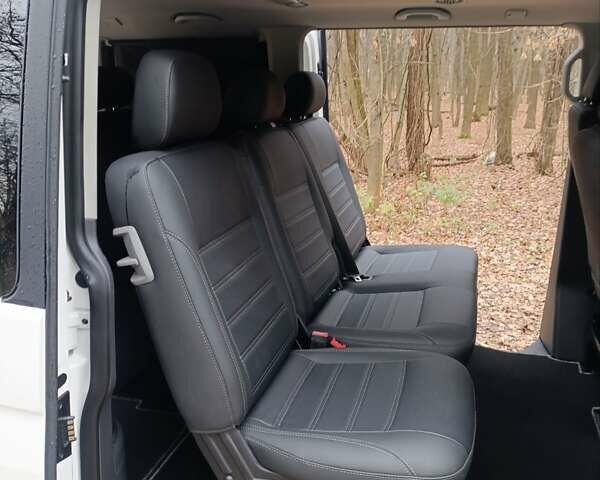 Білий Фольксваген Transporter, об'ємом двигуна 2 л та пробігом 57 тис. км за 28700 $, фото 10 на Automoto.ua