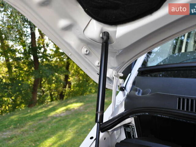 Белый Фольксваген Transporter, объемом двигателя 1.97 л и пробегом 236 тыс. км за 23500 $, фото 61 на Automoto.ua