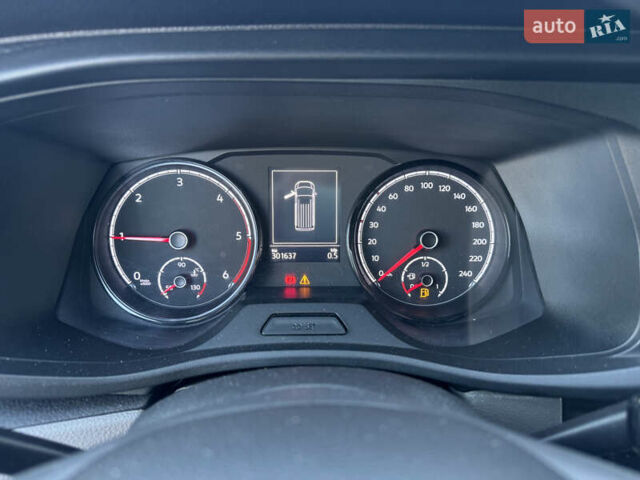 Белый Фольксваген Transporter, объемом двигателя 2 л и пробегом 300 тыс. км за 26500 $, фото 18 на Automoto.ua