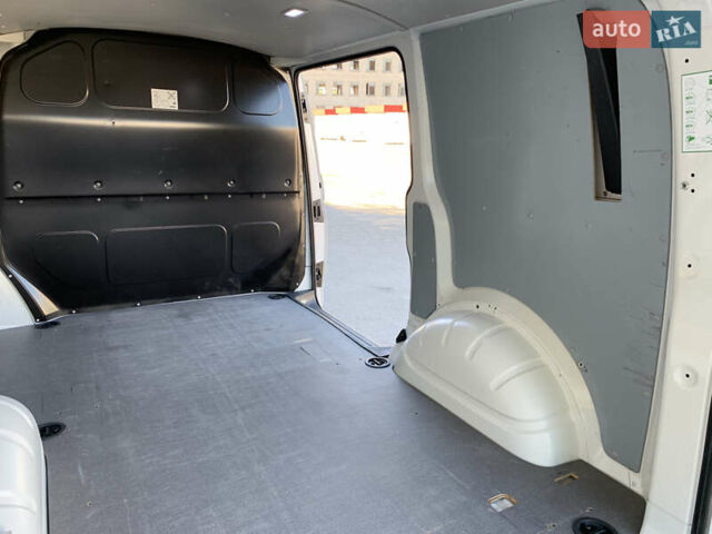 Білий Фольксваген Transporter, об'ємом двигуна 1.97 л та пробігом 159 тис. км за 26800 $, фото 38 на Automoto.ua