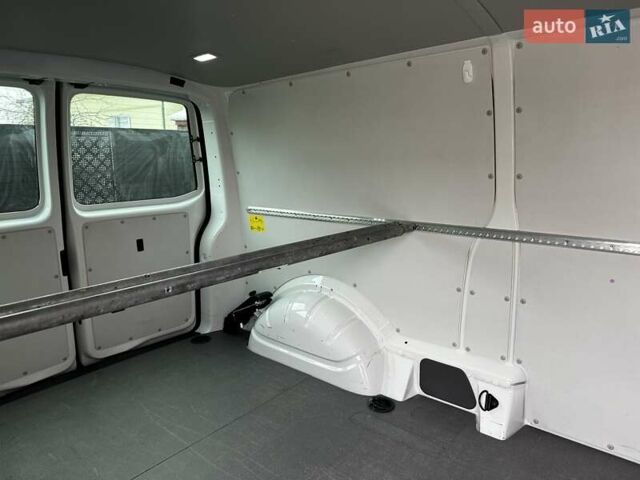 Белый Фольксваген Transporter, объемом двигателя 1.97 л и пробегом 224 тыс. км за 26500 $, фото 27 на Automoto.ua