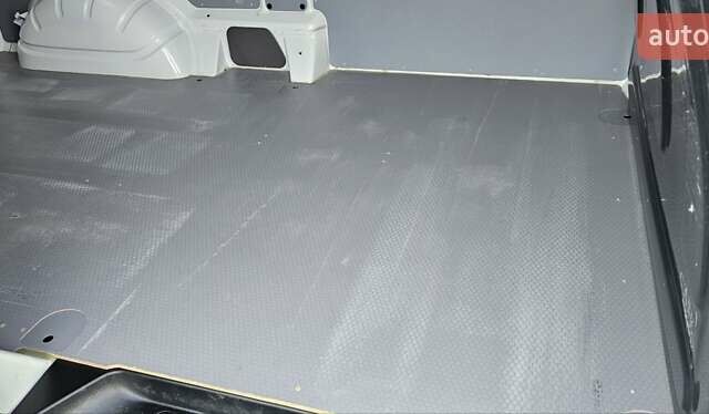 Белый Фольксваген Transporter, объемом двигателя 2 л и пробегом 204 тыс. км за 23500 $, фото 45 на Automoto.ua