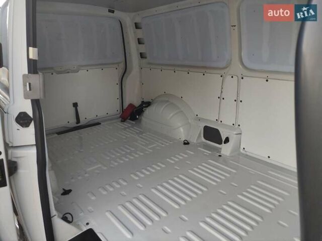 Белый Фольксваген Transporter, объемом двигателя 2 л и пробегом 213 тыс. км за 19999 $, фото 32 на Automoto.ua