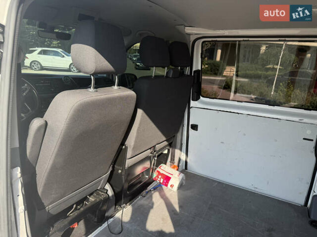 Білий Фольксваген Transporter, об'ємом двигуна 2 л та пробігом 143 тис. км за 39000 $, фото 10 на Automoto.ua