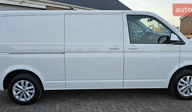 Белый Фольксваген Transporter, объемом двигателя 2 л и пробегом 204 тыс. км за 23500 $, фото 4 на Automoto.ua