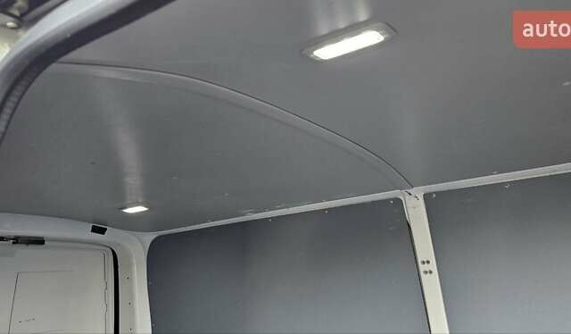 Белый Фольксваген Transporter, объемом двигателя 2 л и пробегом 204 тыс. км за 23500 $, фото 48 на Automoto.ua