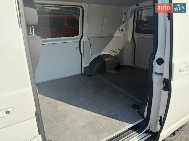 Білий Фольксваген Transporter, об'ємом двигуна 2 л та пробігом 143 тис. км за 39000 $, фото 9 на Automoto.ua