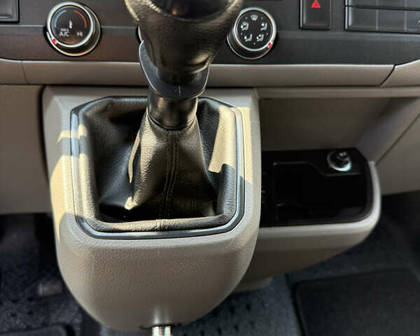 Белый Фольксваген Transporter, объемом двигателя 2 л и пробегом 194 тыс. км за 26350 $, фото 92 на Automoto.ua