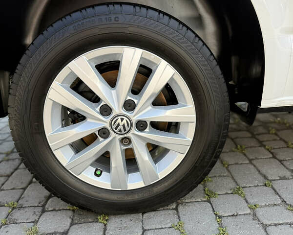 Белый Фольксваген Transporter, объемом двигателя 2 л и пробегом 194 тыс. км за 26350 $, фото 120 на Automoto.ua