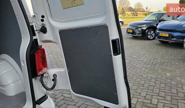 Белый Фольксваген Transporter, объемом двигателя 2 л и пробегом 204 тыс. км за 23500 $, фото 56 на Automoto.ua