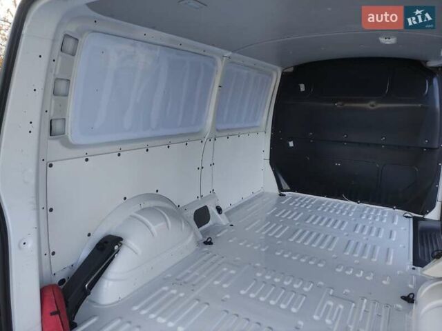 Белый Фольксваген Transporter, объемом двигателя 2 л и пробегом 213 тыс. км за 19999 $, фото 28 на Automoto.ua