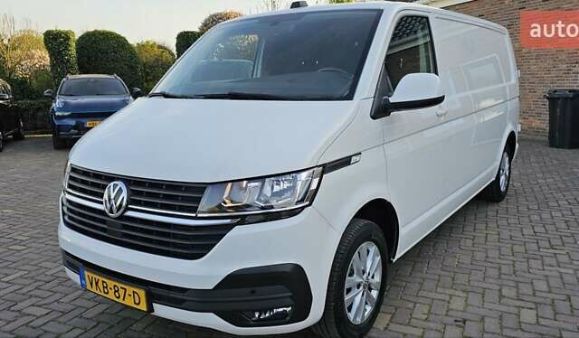 Белый Фольксваген Transporter, объемом двигателя 2 л и пробегом 204 тыс. км за 23500 $, фото 1 на Automoto.ua