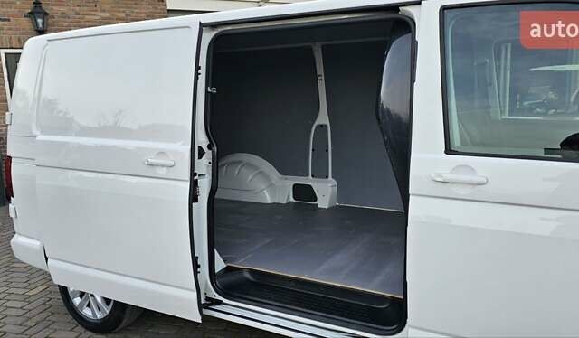Белый Фольксваген Transporter, объемом двигателя 2 л и пробегом 204 тыс. км за 23500 $, фото 43 на Automoto.ua