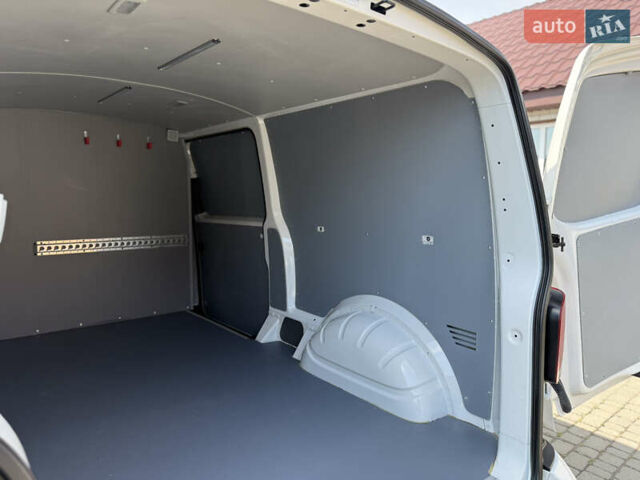 Белый Фольксваген Transporter, объемом двигателя 2 л и пробегом 194 тыс. км за 26350 $, фото 107 на Automoto.ua