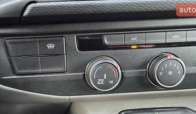 Белый Фольксваген Transporter, объемом двигателя 2 л и пробегом 204 тыс. км за 23500 $, фото 32 на Automoto.ua