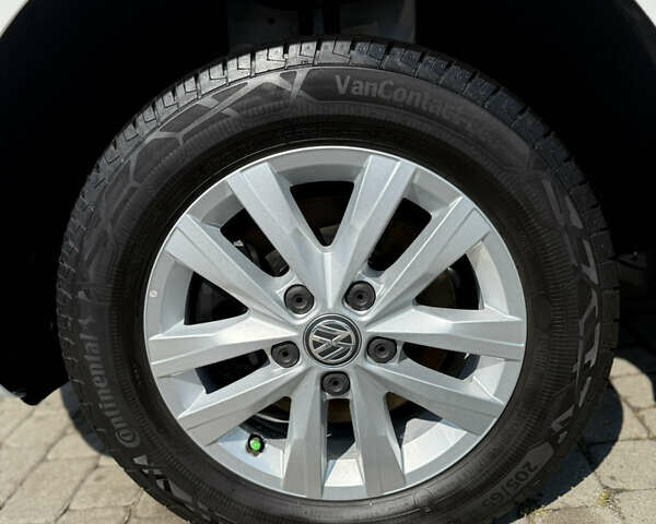 Белый Фольксваген Transporter, объемом двигателя 2 л и пробегом 194 тыс. км за 26350 $, фото 117 на Automoto.ua