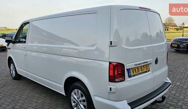 Белый Фольксваген Transporter, объемом двигателя 2 л и пробегом 204 тыс. км за 23500 $, фото 7 на Automoto.ua