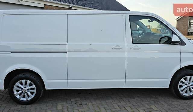 Белый Фольксваген Transporter, объемом двигателя 2 л и пробегом 204 тыс. км за 23500 $, фото 3 на Automoto.ua