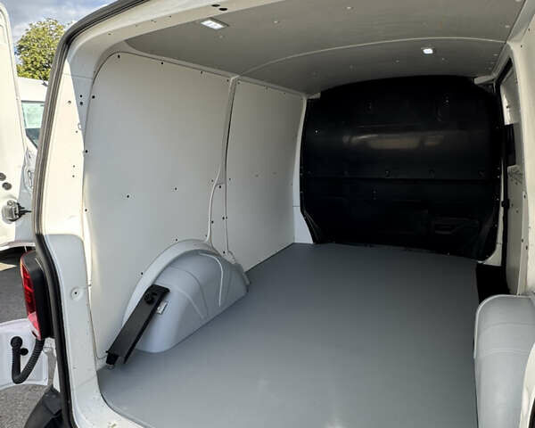 Белый Фольксваген Transporter, объемом двигателя 1.97 л и пробегом 168 тыс. км за 28500 $, фото 27 на Automoto.ua