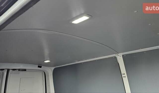Белый Фольксваген Transporter, объемом двигателя 2 л и пробегом 204 тыс. км за 23500 $, фото 44 на Automoto.ua