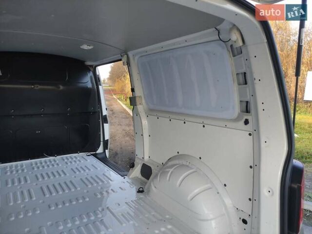 Белый Фольксваген Transporter, объемом двигателя 2 л и пробегом 213 тыс. км за 19999 $, фото 27 на Automoto.ua
