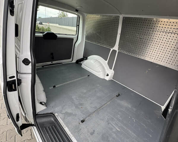 Белый Фольксваген Transporter, объемом двигателя 1.97 л и пробегом 198 тыс. км за 21000 $, фото 30 на Automoto.ua