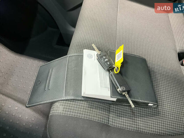 Білий Фольксваген Transporter, об'ємом двигуна 1.97 л та пробігом 275 тис. км за 20999 $, фото 5 на Automoto.ua