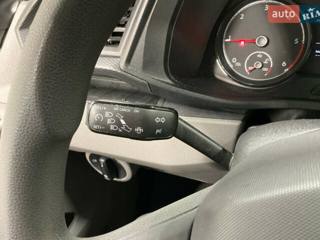 Білий Фольксваген Transporter, об'ємом двигуна 1.97 л та пробігом 275 тис. км за 20999 $, фото 8 на Automoto.ua