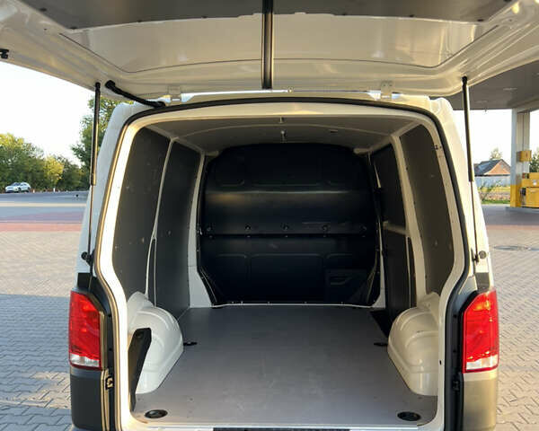 Білий Фольксваген Transporter, об'ємом двигуна 1.97 л та пробігом 225 тис. км за 23500 $, фото 35 на Automoto.ua