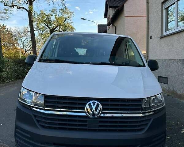 Белый Фольксваген Transporter, объемом двигателя 2 л и пробегом 157 тыс. км за 28000 $, фото 3 на Automoto.ua