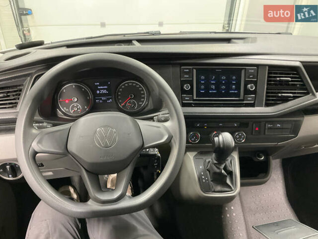 Білий Фольксваген Transporter, об'ємом двигуна 1.97 л та пробігом 275 тис. км за 20999 $, фото 7 на Automoto.ua