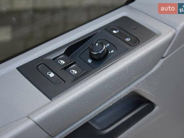 Белый Фольксваген Transporter, объемом двигателя 1.97 л и пробегом 250 тыс. км за 34950 $, фото 47 на Automoto.ua