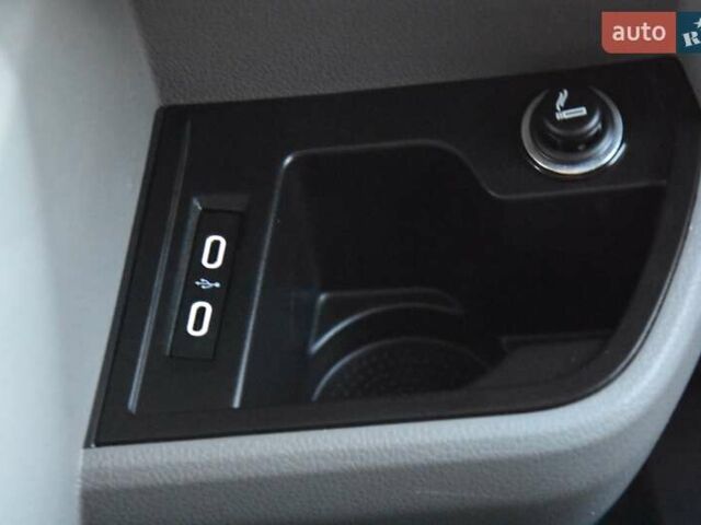 Белый Фольксваген Transporter, объемом двигателя 1.97 л и пробегом 250 тыс. км за 34950 $, фото 48 на Automoto.ua