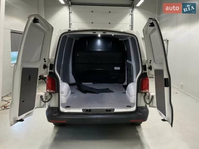 Білий Фольксваген Transporter, об'ємом двигуна 1.97 л та пробігом 275 тис. км за 20999 $, фото 12 на Automoto.ua