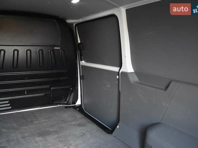 Белый Фольксваген Transporter, объемом двигателя 1.97 л и пробегом 250 тыс. км за 34950 $, фото 77 на Automoto.ua