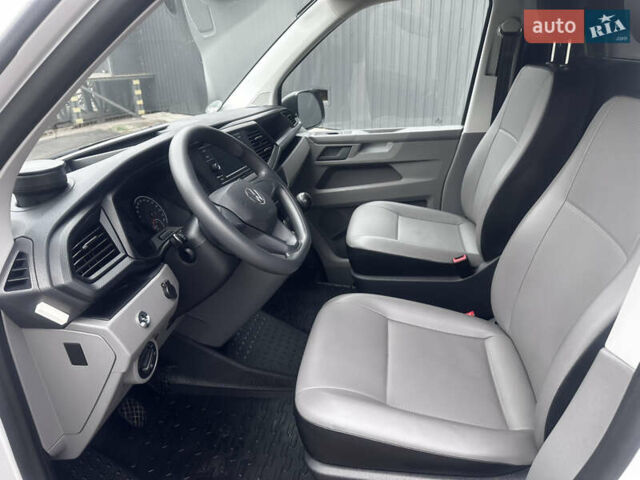 Білий Фольксваген Transporter, об'ємом двигуна 2 л та пробігом 112 тис. км за 25500 $, фото 48 на Automoto.ua