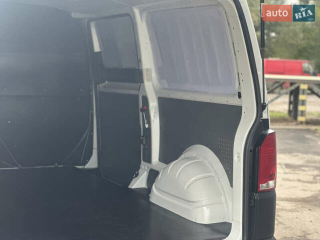 Білий Фольксваген Transporter, об'ємом двигуна 2 л та пробігом 112 тис. км за 25500 $, фото 69 на Automoto.ua