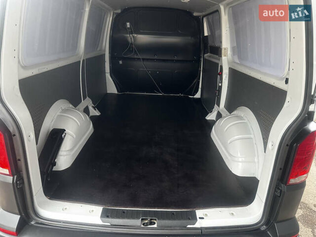 Білий Фольксваген Transporter, об'ємом двигуна 2 л та пробігом 112 тис. км за 25500 $, фото 66 на Automoto.ua