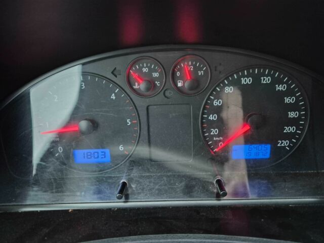 Білий Фольксваген Transporter, об'ємом двигуна 2.5 л та пробігом 191 тис. км за 5830 $, фото 5 на Automoto.ua