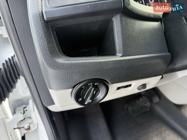 Білий Фольксваген Transporter, об'ємом двигуна 2 л та пробігом 217 тис. км за 22900 $, фото 21 на Automoto.ua