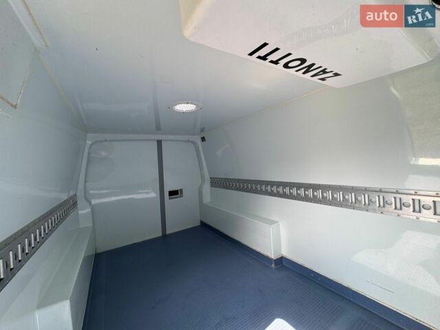 Белый Фольксваген Transporter, объемом двигателя 2 л и пробегом 292 тыс. км за 21800 $, фото 60 на Automoto.ua