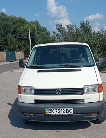 Белый Фольксваген Transporter, объемом двигателя 2.5 л и пробегом 329 тыс. км за 5700 $, фото 3 на Automoto.ua